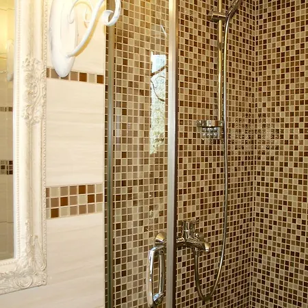 Provance Apartment *